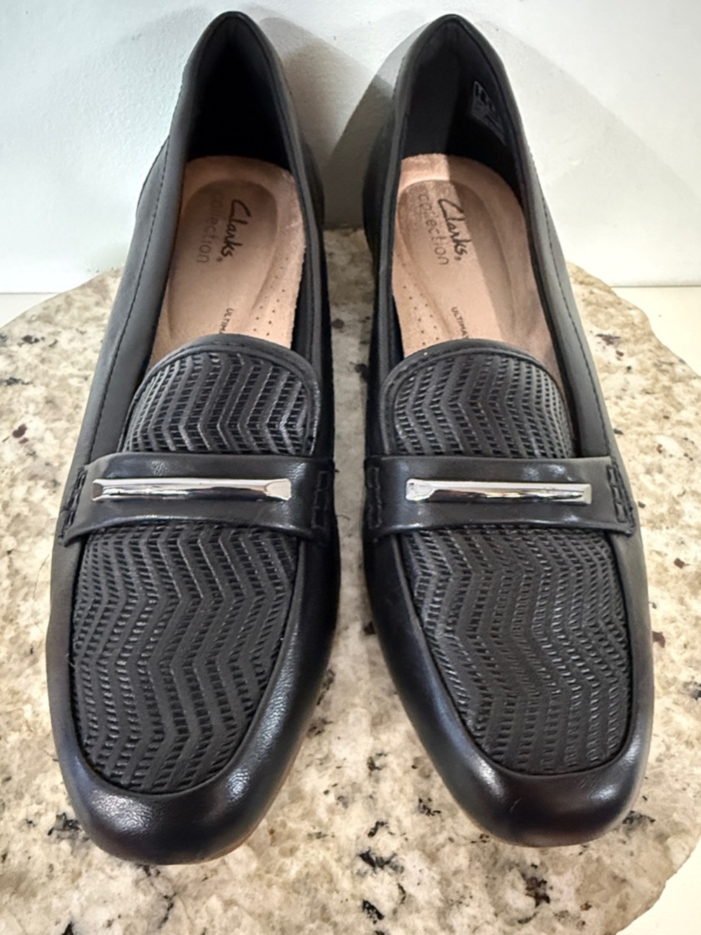 Clarks Juliet Aster Black Leather Loafers Sleek Comfort Low Block Heel Sz 8.5 - Picture 6 of 16